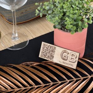 Support en bois avec QR Code